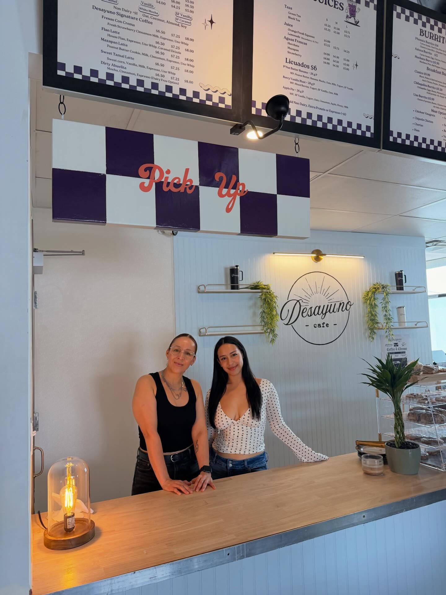 Desayuno Cafe staff behind the pickup counter